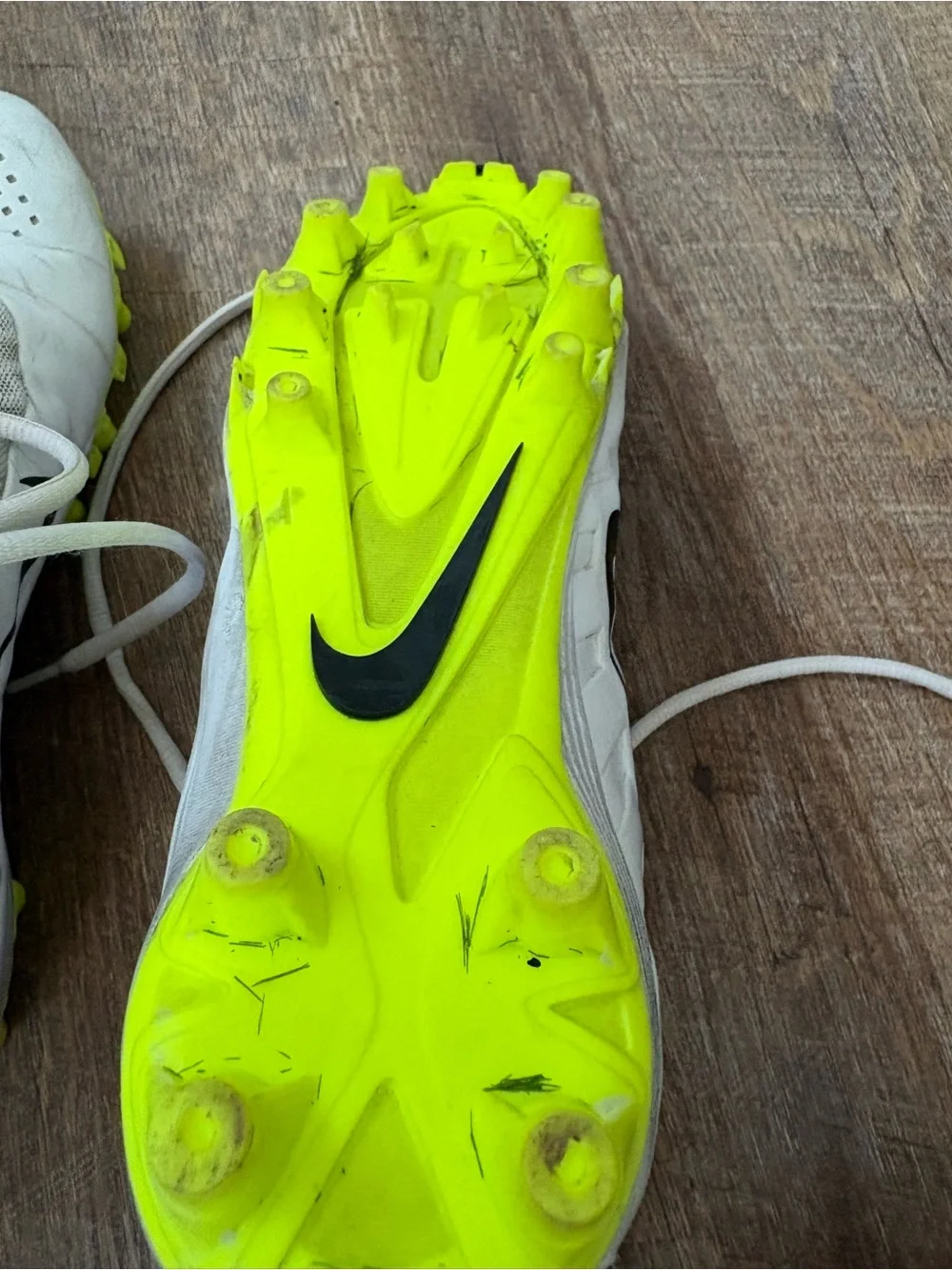 Nike Kids White and Black Athletic Cleats (no metal points)